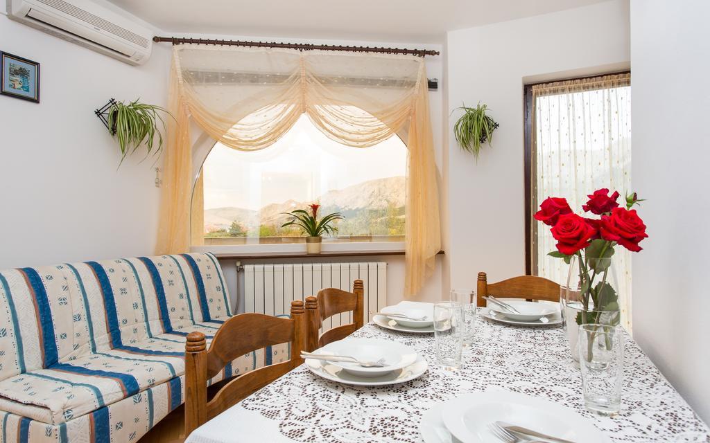 Apartments Lucija Baska  Bagian luar foto